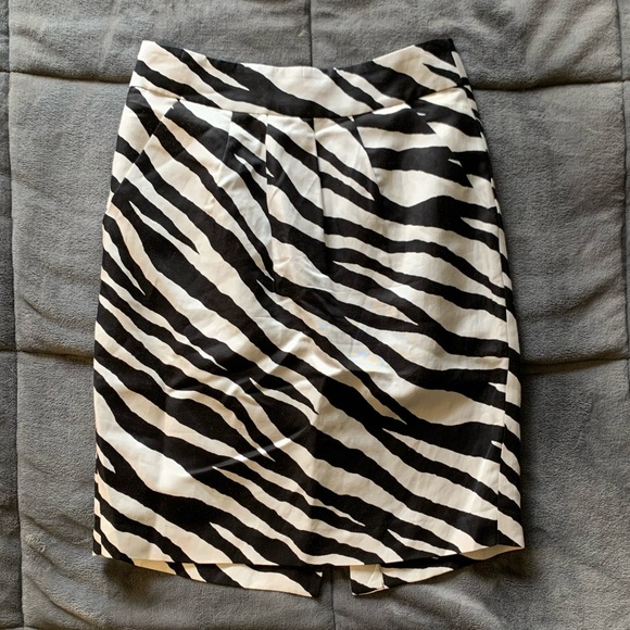 Banana Republic pencil skirt pleats zebra print 0 - Picture 2 of 8